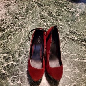 High heel dress shoes